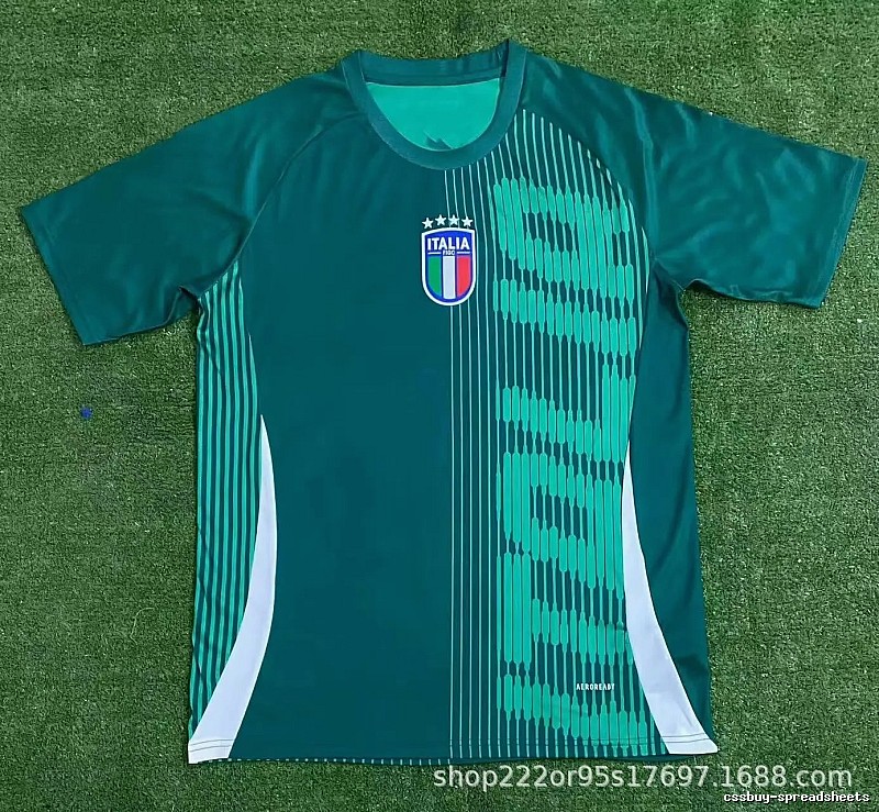 Real Madrid Training-Kit Look Dragon Soccer Jersey Bold Graphic
