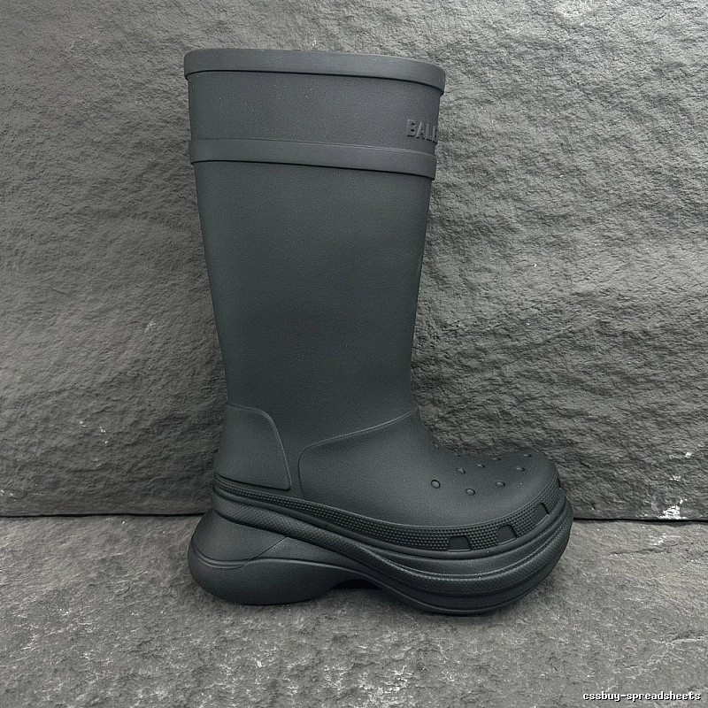 Tall Green Rubber Boot Rain Boot for Daily Rotation